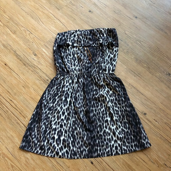 Speed Control Strapless Leopard Dress - Picture 4 of 6